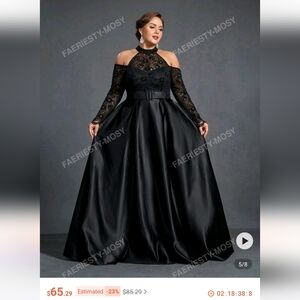 Elegant Black Lace Evening Gown